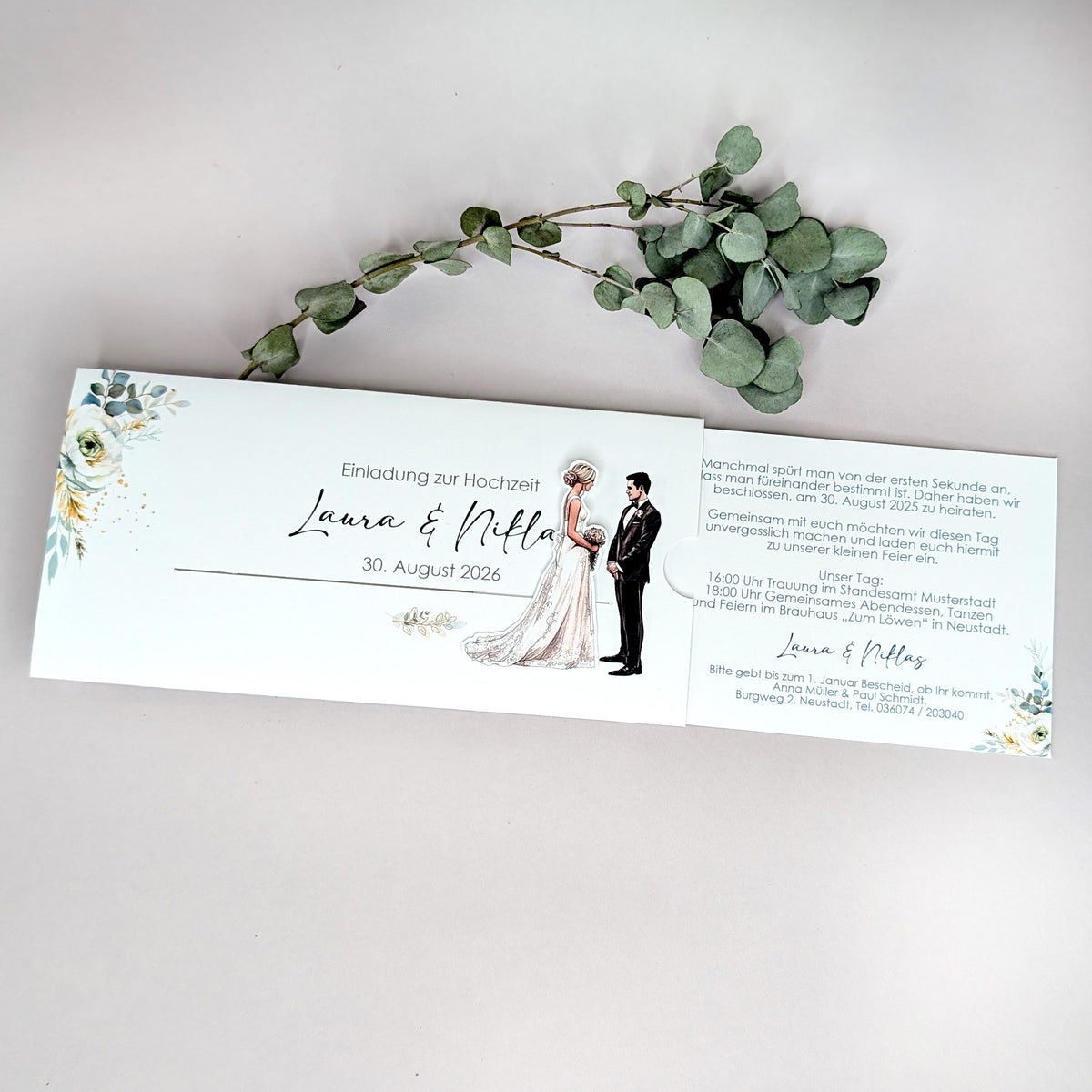 Einladung zur Hochzeit - Ziehkarte mit Brautpaar und Blumen (Motiv 1)