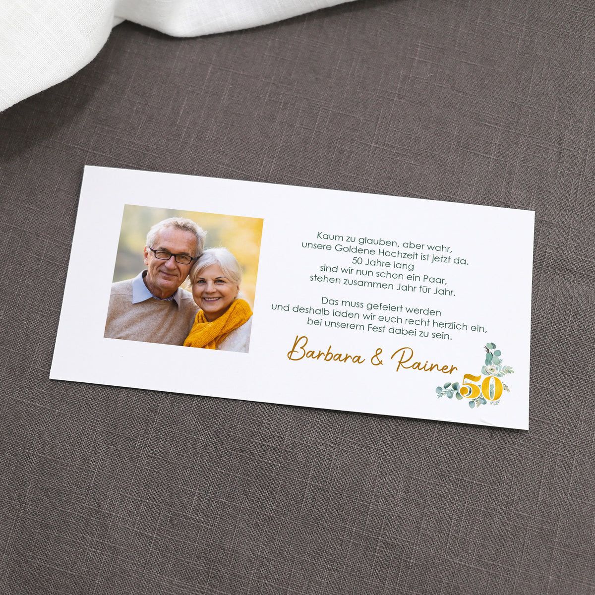 Hochzeitseinladung - Ziehkarte mit zwei Fotos zur Goldhochzeit mit Wunschdaten