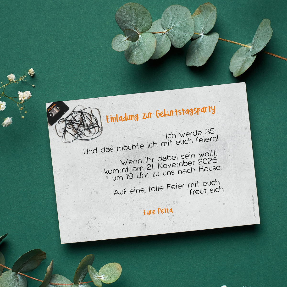 Personalisierte Einladung zur Geburtstagsfeier im Vintage Kassettendesign mit Umschlag