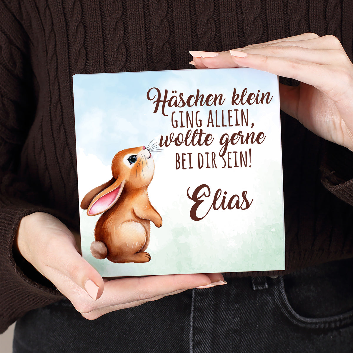 Pralinen zu Ostern mit Wunschname und Hasen-Motiv "Häschen klein ging allein, wollte gerne bei dir sein!"