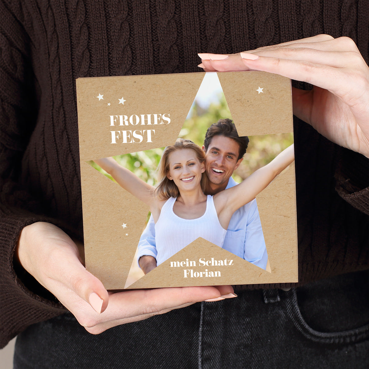 Lindt Pralinen Frohes Fest – personalisierte Geschenkverpackung mit Stern und Text.