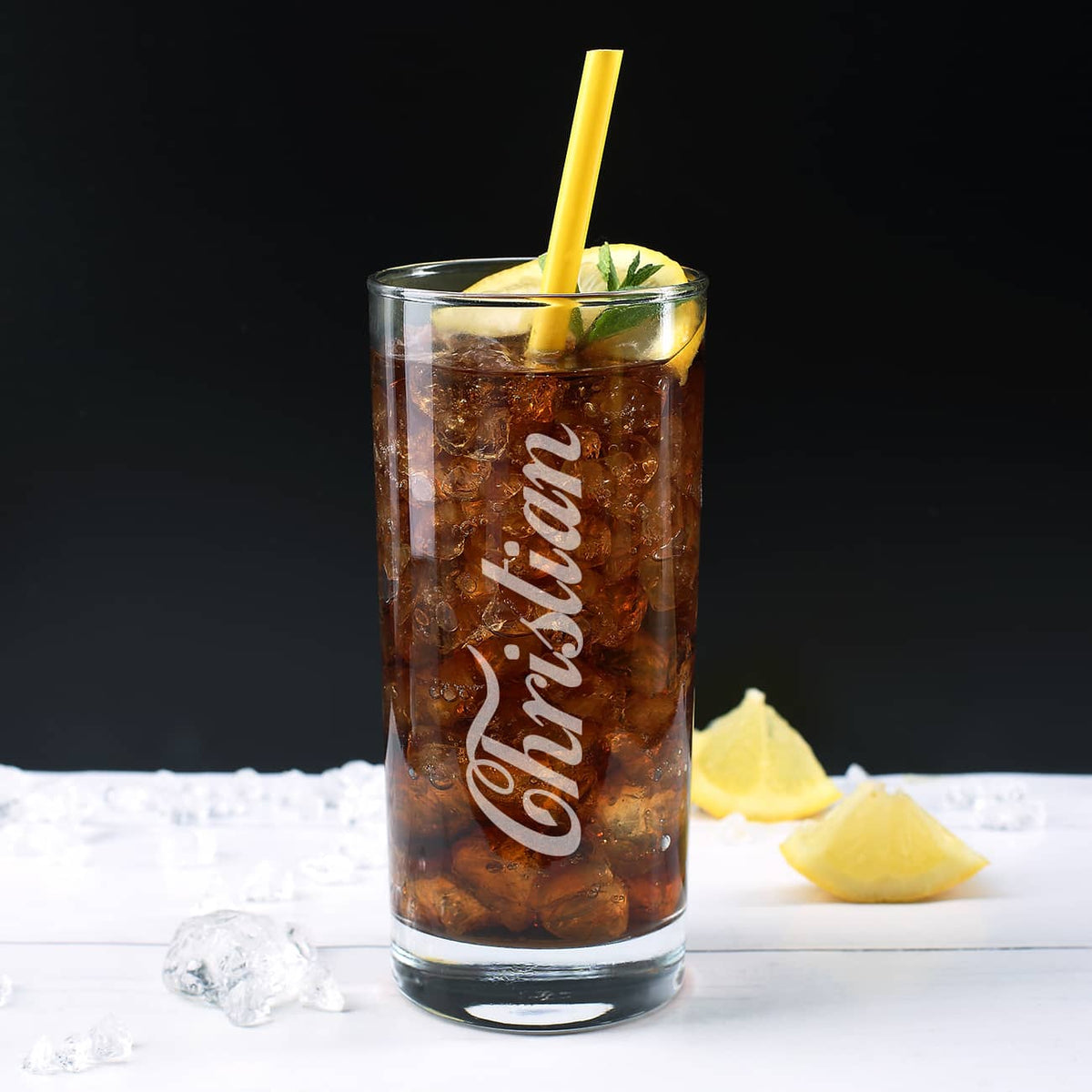 Trinkglas mit Namensgravur im Cola-Style