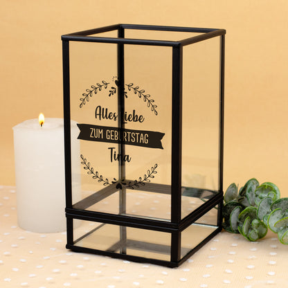 Personalisiertes Windlicht mit Gravur „Alles Liebe zum Geburtstag Tina“ als dekorativer Kerzenhalter