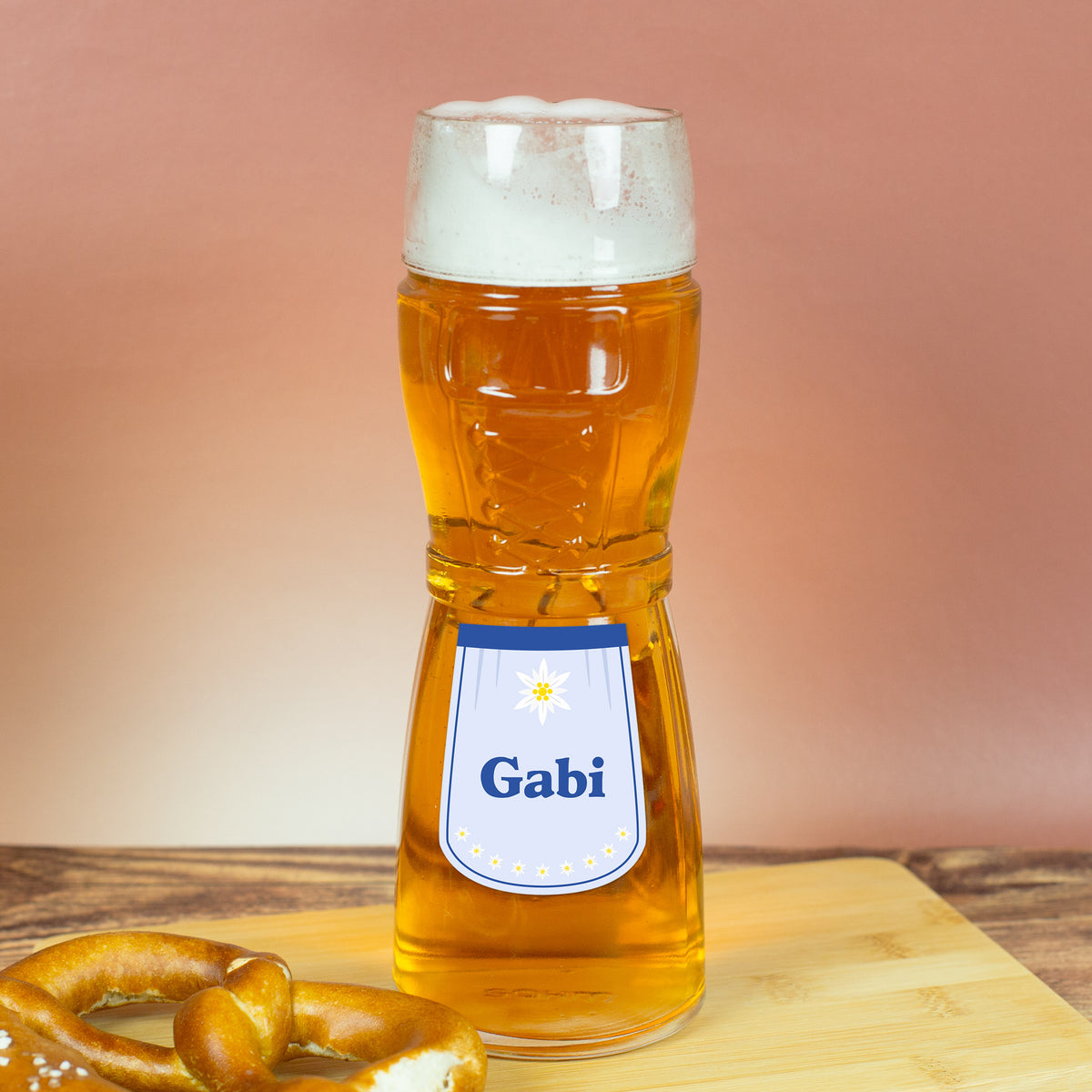 Dirndl-Bierglas mit Schürze, Edelweiß & Name personalisiert in 3 Farben | Geschenk für Frauen
