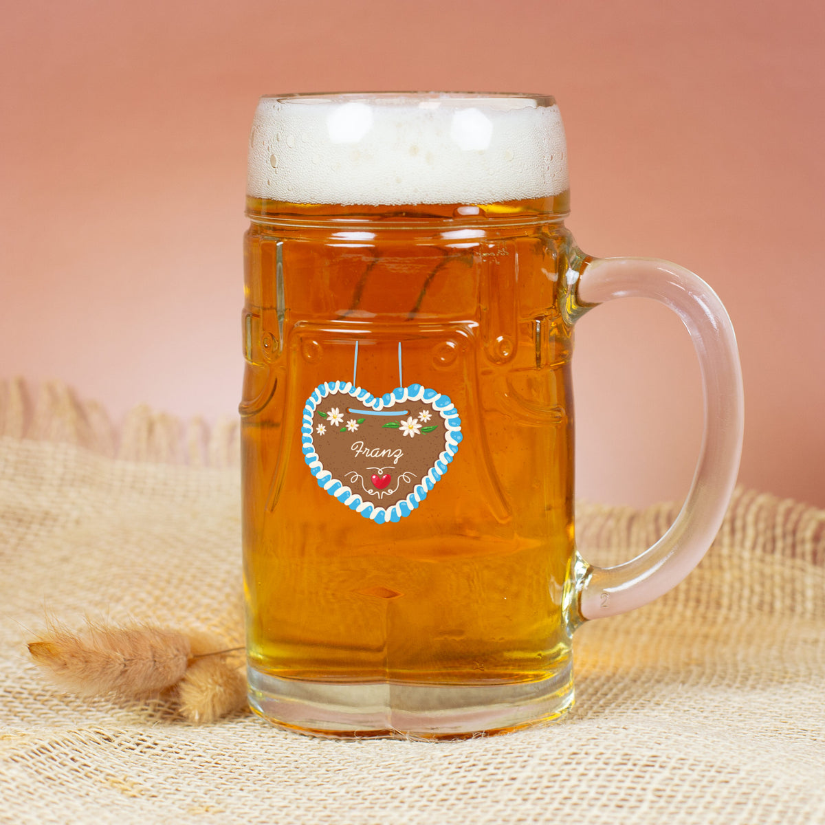 Glas-Bierkrug mit Lebkuchenherz und Name Franz, Lederhosen-Optik