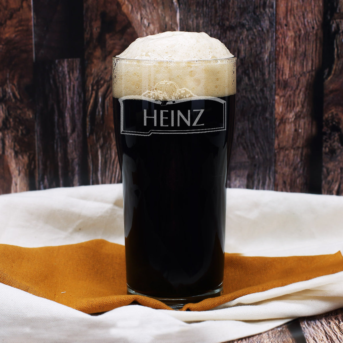 Bierglas Pint mit Gravur von Name nach Wunsch