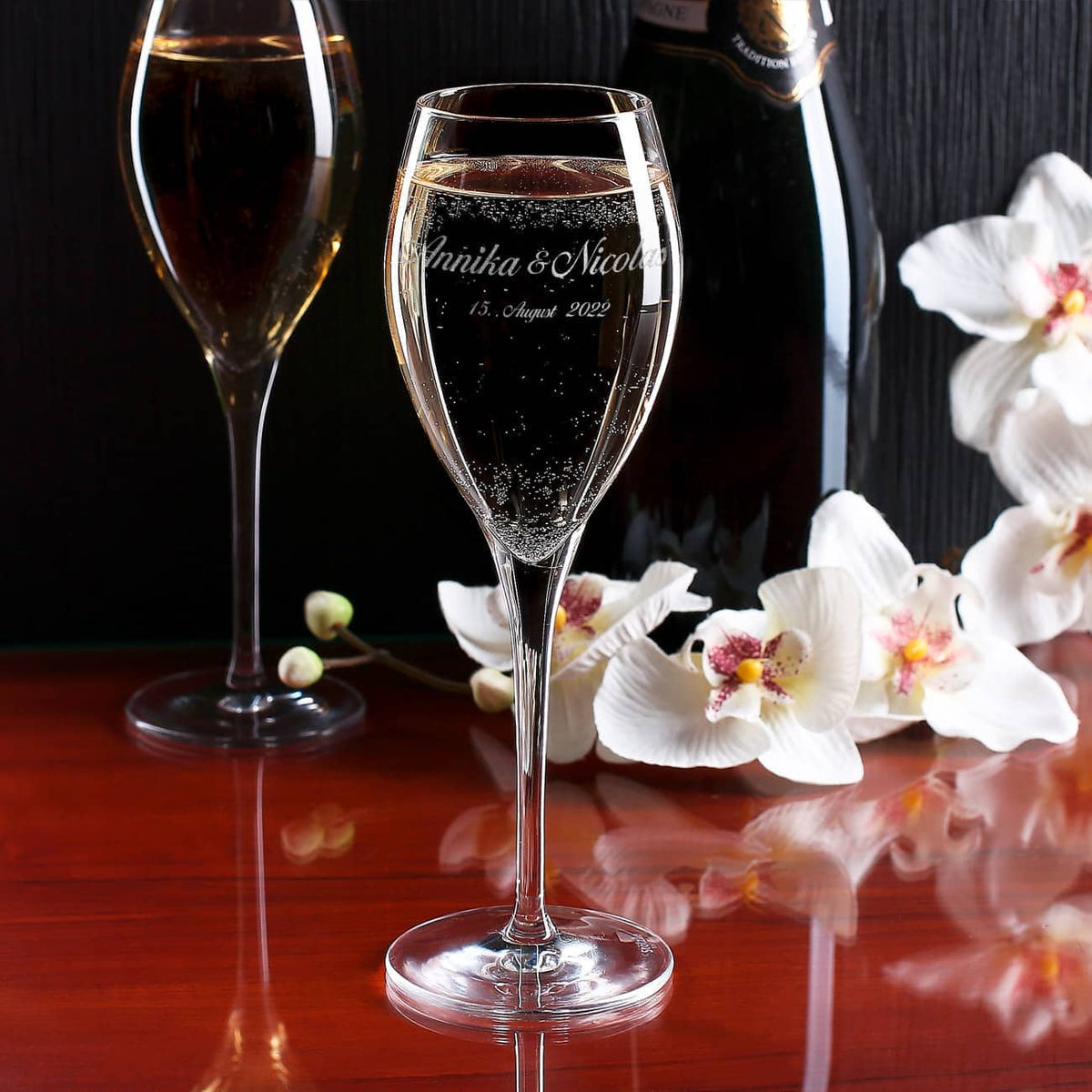 Champagnerglas mit Gravur Ihrer Wunschnamen mit Datum