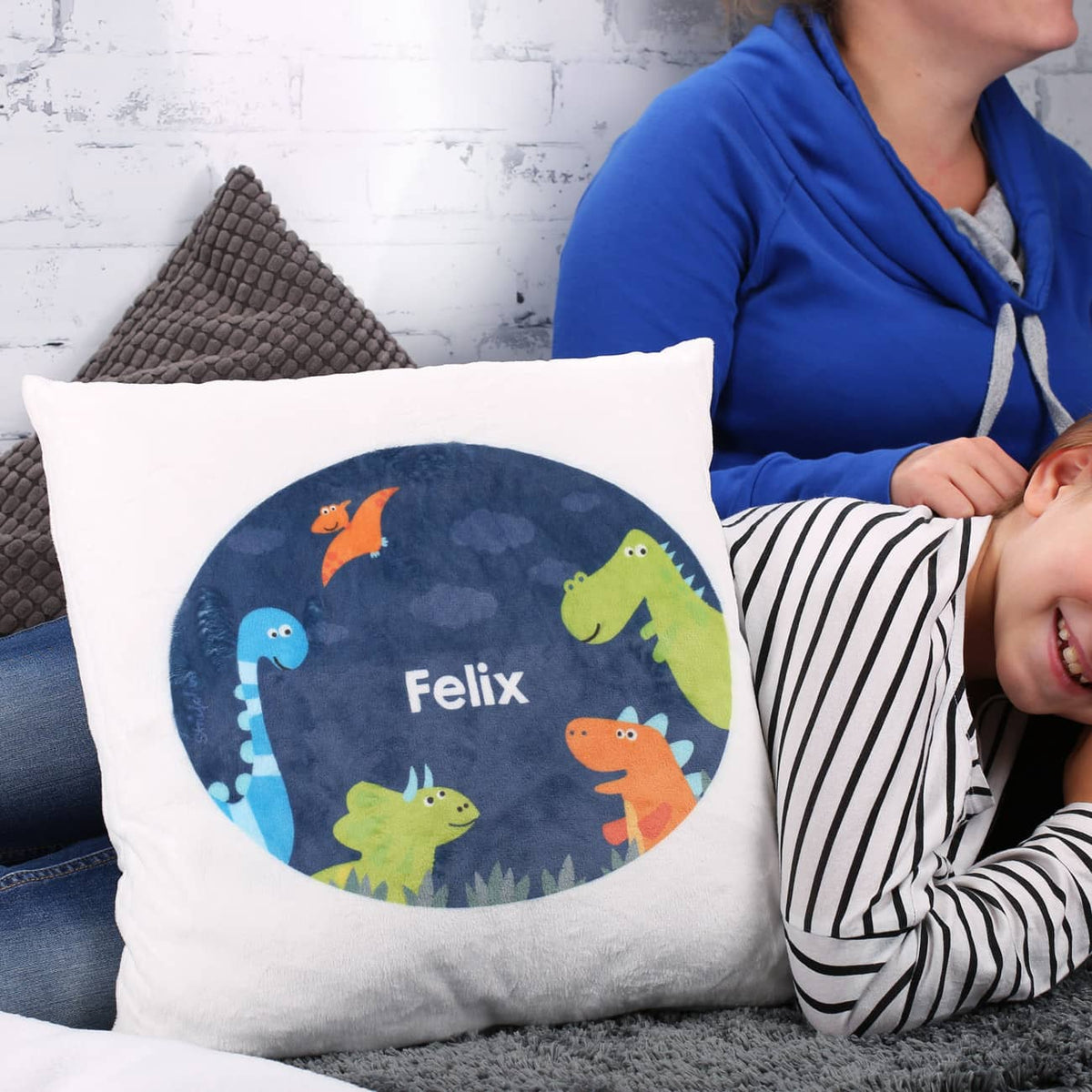 Süßes Dinomotiv von Striefchen® mit Ihrem Wunschnamen
