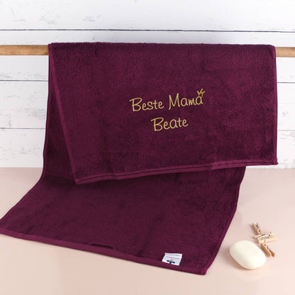 Beste Mama - brombeerfarbenes Handtuch mit Name bestickt