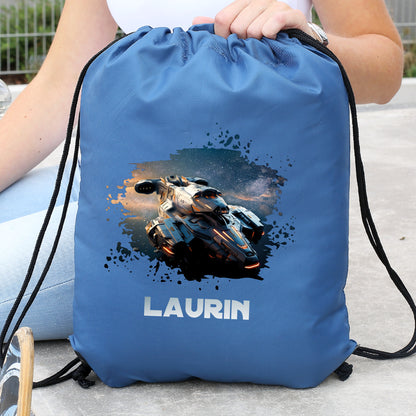 Personalisierter Sportbeutel mit Raumschiff-Design und Name „Laurin“ im Einsatz draußen