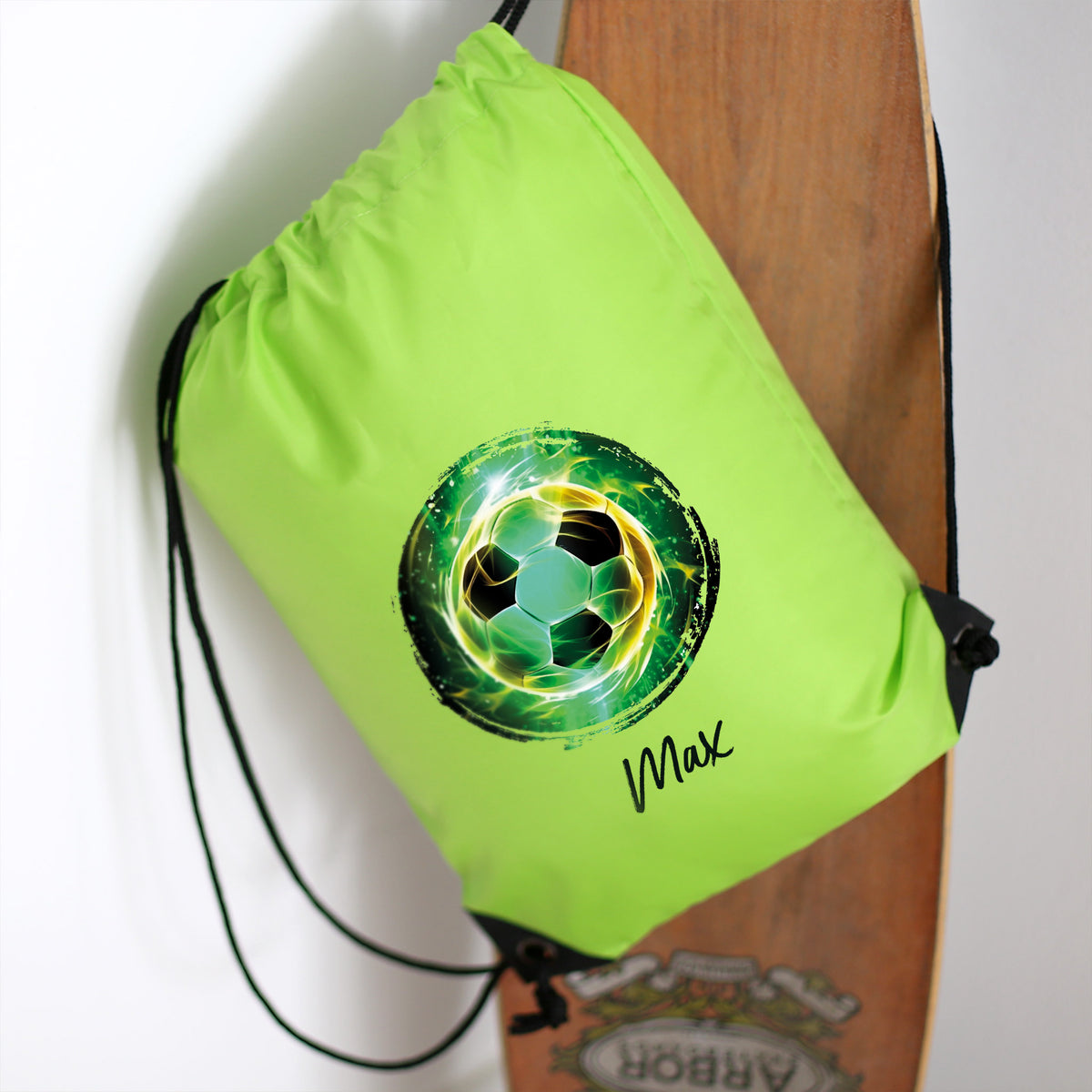 Personalisierter Sportbeutel Fußball in grün – Motiv mit Name „Max“