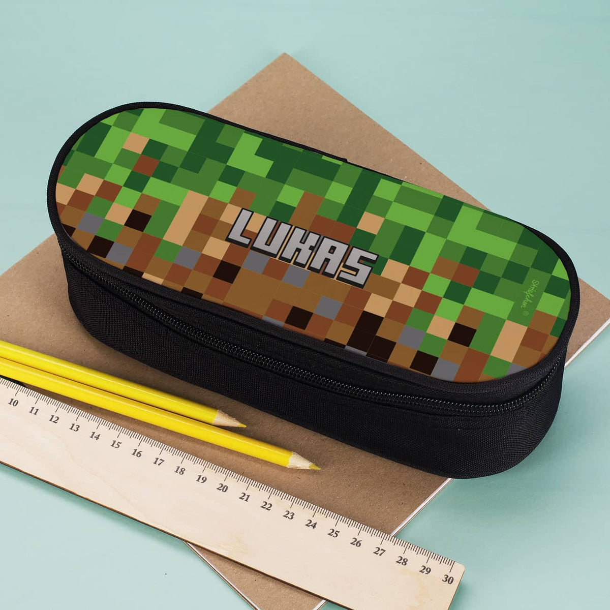 Federmäppchen mit Pixelmotiv und Name