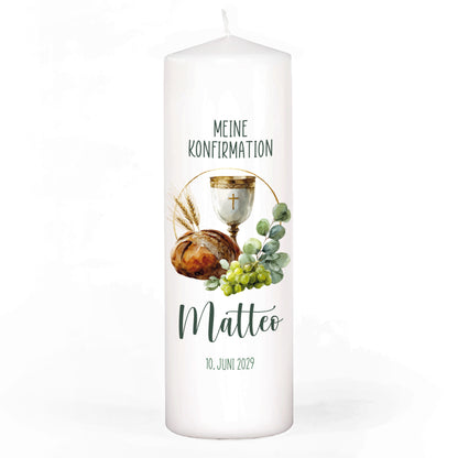 Weiße Konfirmationskerze Größe L mit christlichem Kelchmotiv, Brot und Trauben im Aquarellstil, ergänzt durch Eukalyptuszweig, mit Name und Datum bedruckt