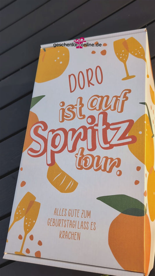 personalisiertes Spritztour-Geschenkset mit graviertem Trinkglas, Glitter Spritz Aperitiv, City Secco und Geschenkbox