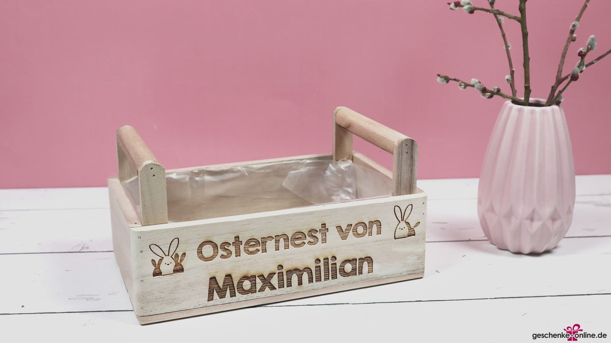 Personalisierte Holzkiste mit zwei Henkeln zu Ostern