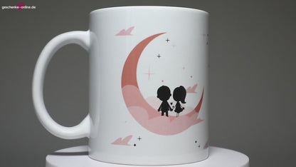 Personalisierte Namenstasse mit Aufdruck I love you to the moon and back. Innenseite bedruckt.
