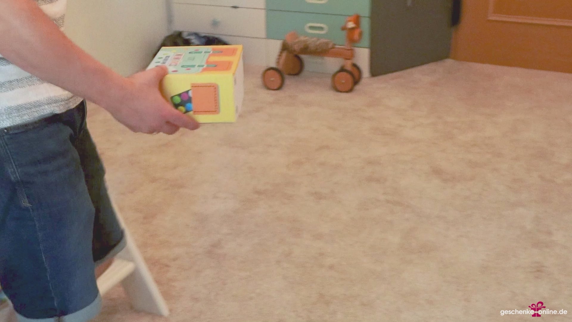 Geschenkverpackung Schulranzen mit Namensdruck zur Einschulung