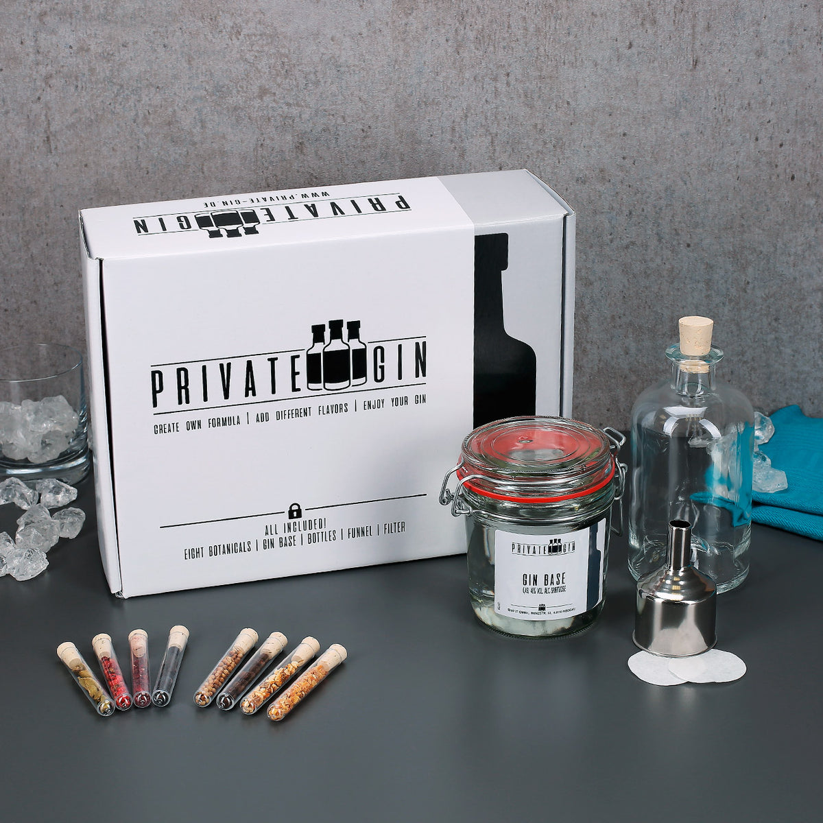 Private Gin Box mit Utensilien und Zutaten